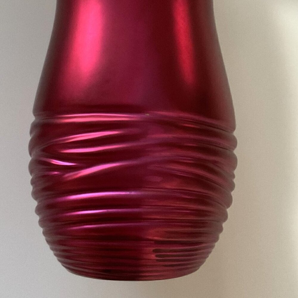 RED TELEFLORA’S RADIANTLY ROUGE VASE DISTRESSED - Picture 8 of 16